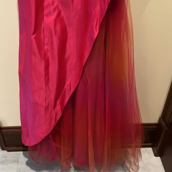 Morgan&Co by Linda Bernell  Tafetta& Tulle  PINK/FUSCIA Formal gown  Size 7/8 Jr - Picture 4 of 12